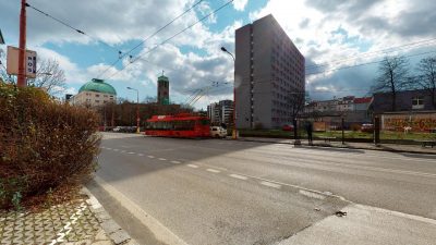 Velky-3-izbovy-byt-v-sirsom-centre-Bratislavy-na-predaj-03022020_143042